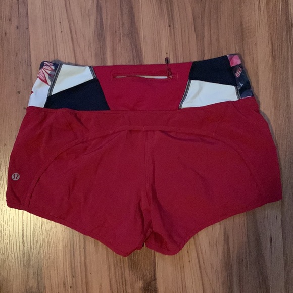 Size 4 red/burgendy shorts - Picture 2 of 2